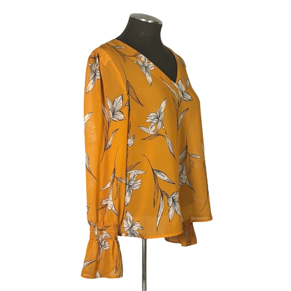 A New Day – Floral Bell Sleeve V-Neck Pullover Blouse – Small - Picture 5 of 9